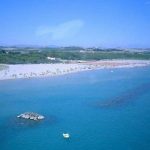 Vue aérienne d'une plage et de la mer