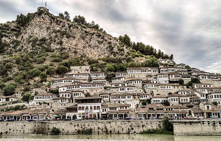 Vue panoramique de Berat en Albanie