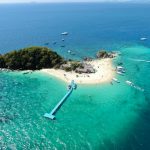 Vue aérienne d'une île avec plage