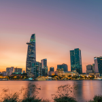 Gratte-ciels au coucher du soleil à Ho Chi Minh-Ville