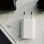 découvrez notre chargeur portable, l'accessoire indispensable pour garder vos appareils électroniques toujours chargés, où que vous soyez. idéal pour les voyages, les sorties et les situations d'urgence, il offre une puissance fiable et une conception compacte pour un transport facile.