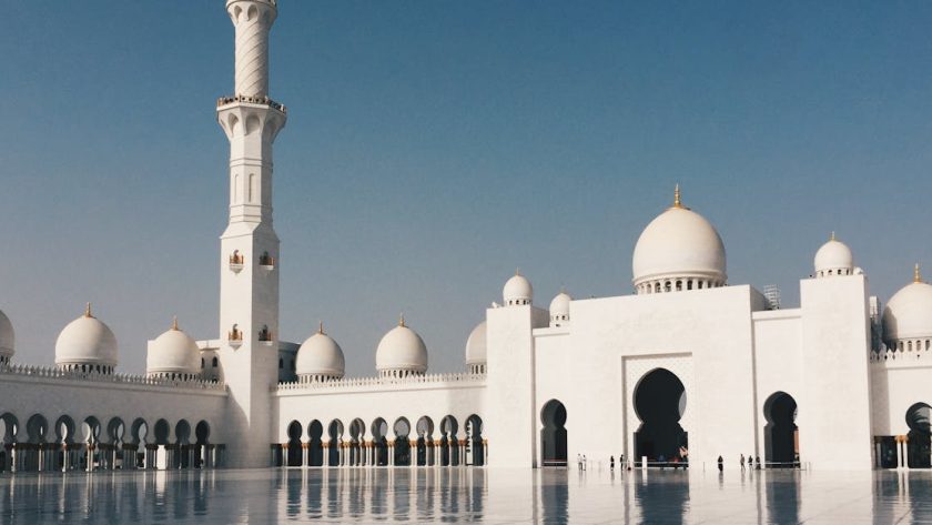 découvrez l'incroyable diversité des temples à travers le monde, de leurs architectures majestueuses à leurs significations spirituelles. plongez dans l'histoire, la culture et les rituels qui font des temples des lieux uniques de dévotion et d'émerveillement.