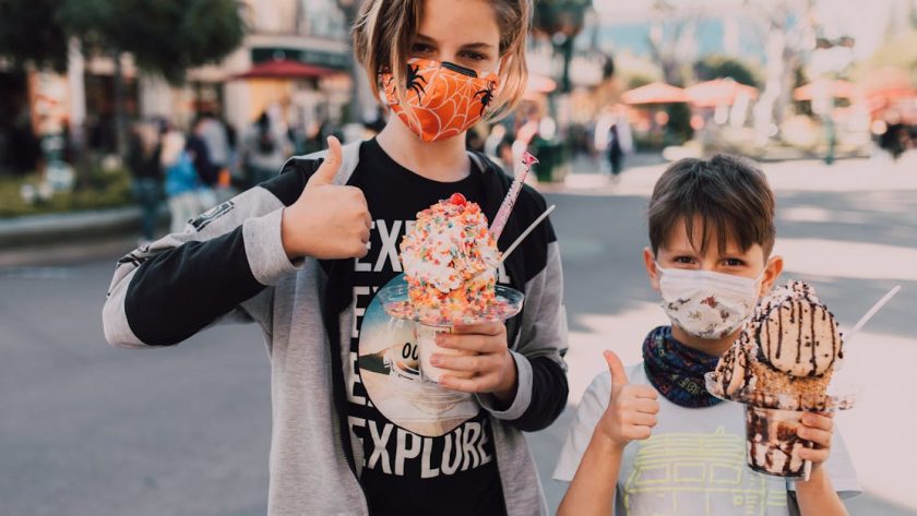 découvrez l'univers sucré des desserts thaïlandais, alliant saveurs exotiques et textures irrésistibles. plongez dans une variété de douceurs traditionnelles, des mochis au riz gluant aux délicieuses garnitures de noix de coco et de fruits tropicaux. un voyage gustatif unique à ne pas manquer !