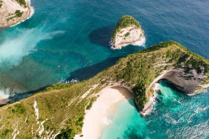 découvrez des eaux turquoise cristallines qui évoquent des paysages de carte postale. plongez dans une expérience inoubliable entre détente et aventure, où chaque vague et chaque reflet sont synonymes de sérénité et de beauté naturelle.