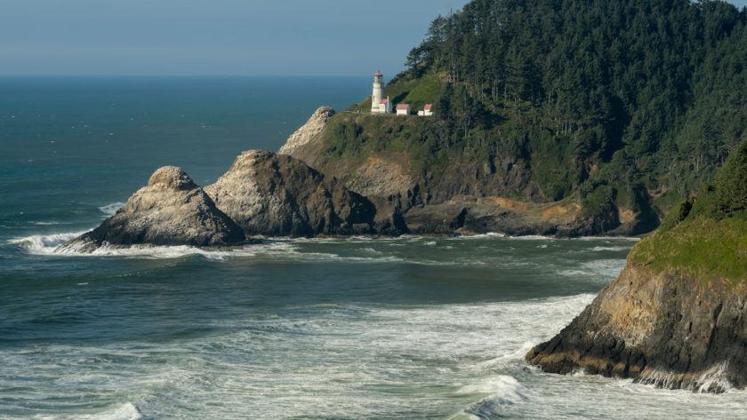 découvrez l'univers fascinant des phares, symboles de sécurité maritime et de beauté côtière. explorez leur histoire, leur architecture unique et les récits captivants qui les entourent. plongez dans l'aventure des phares à travers le monde.