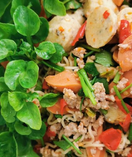 découvrez la richesse de la cuisine thaïlandaise, un mélange parfait de saveurs, d'épices et de fraîcheur. laissez-vous séduire par des plats emblématiques tels que le pad thaï, le curry vert et les rouleaux de printemps, tout en explorant les traditions et la culture gastronomique de la thaïlande.