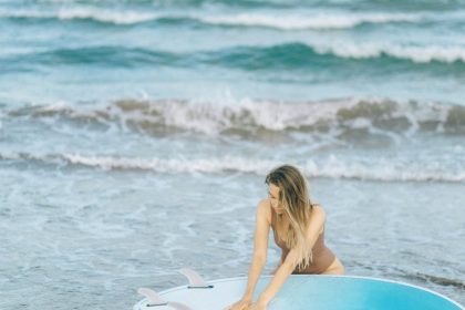découvrez le monde fascinant du surfing : conseils, astuces, meilleures plages et techniques pour maîtriser les vagues comme un pro. plongez dans l'univers du surf et préparez-vous à vivre des sensations fortes !