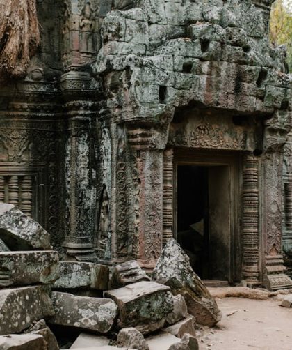 découvrez siem reap, la porte d'entrée vers les temples d'angkor et la richesse culturelle du cambodge. explorez des paysages enchanteurs, imprégnez-vous de l'histoire fascinante et savourez la délicieuse cuisine locale dans cette ville vibrante.