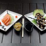 Assortiment de sushi avec sashimi et maki
