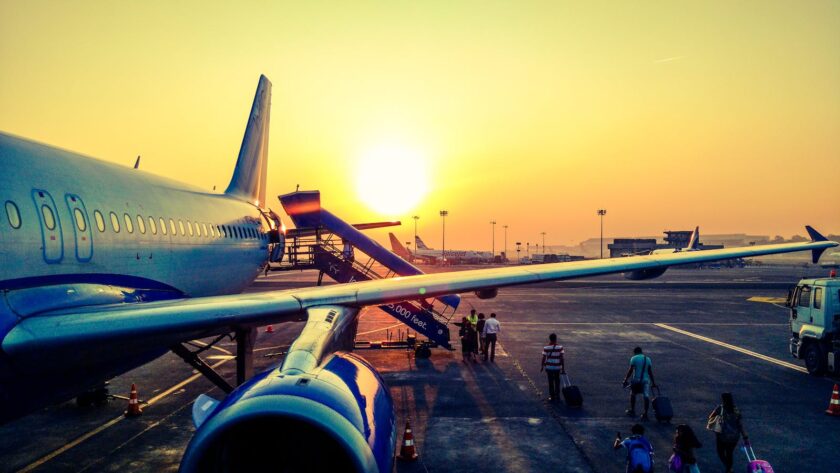 Avions au soleil levant
